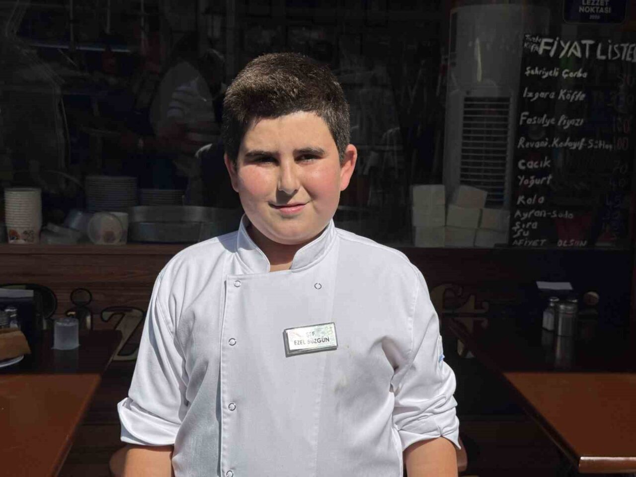 Yaz tatilinde evde oturmak yerine mutfağa girdi, 14 yaşında şef oldu 14 Bülten Medya -