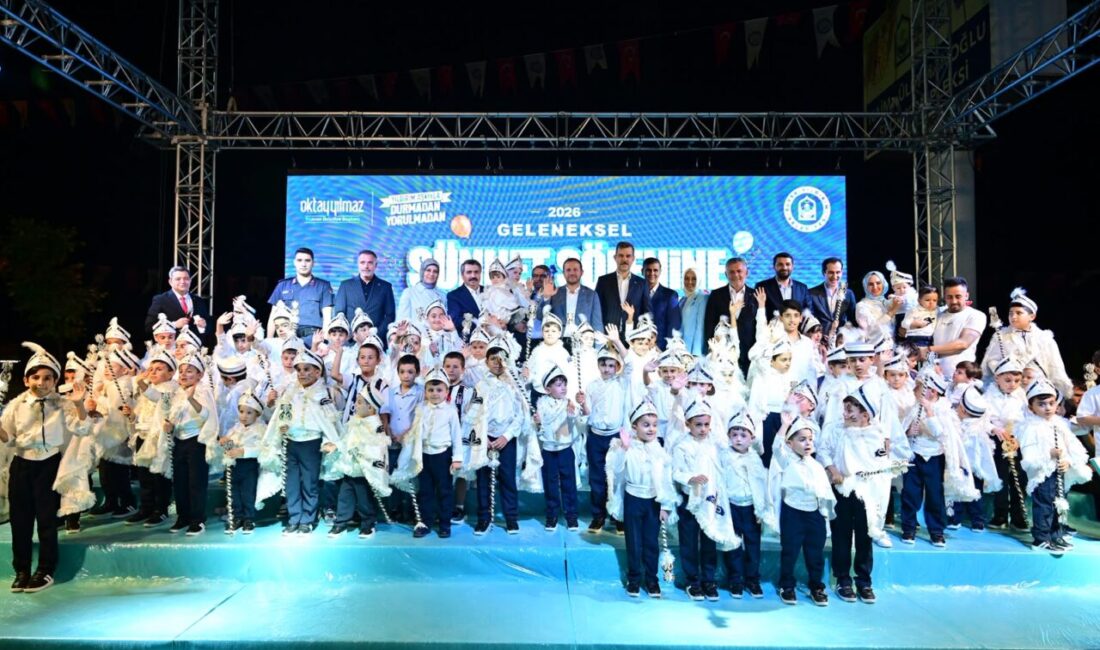 Yıldırım’da 700 Çocuk İçin Sünnet Şöleni Yıldırım Belediyesi’nin geleneksel Sünnet Şöleni, 700 çocuğun katılımıyla gerçekleştirildi. Klasik