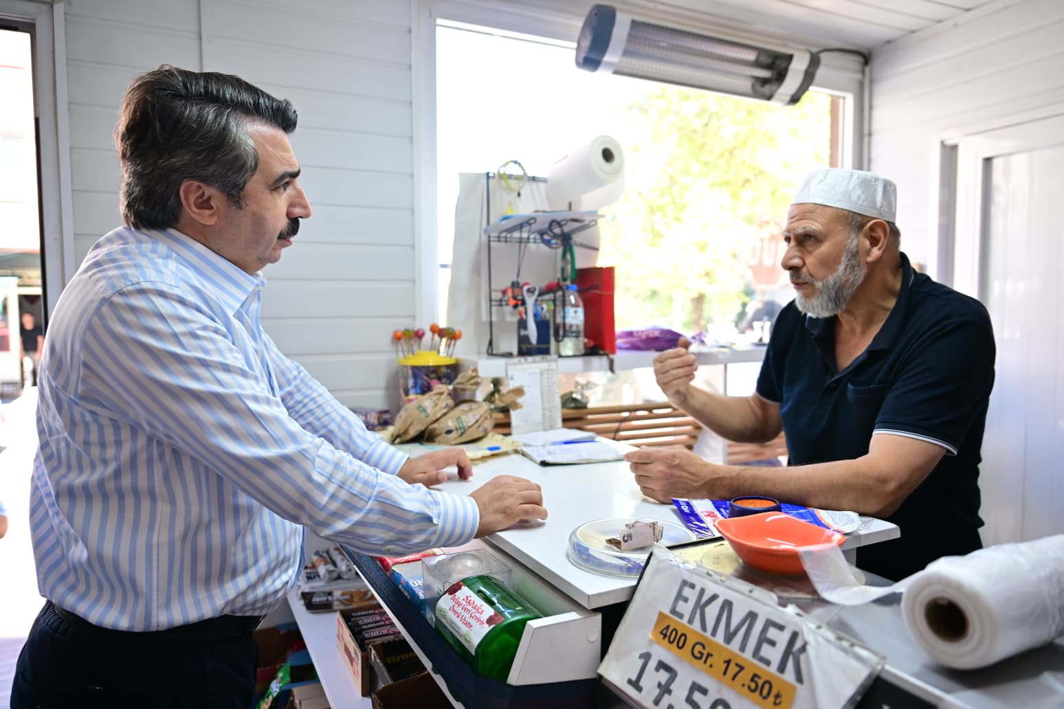 Başkan Yılmaz esnafın nabzını sahada tuttu 1 Bülten Medya -