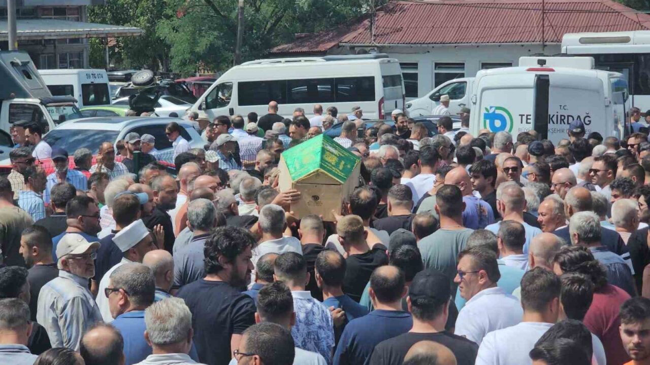 Yeni aldığı motosikletle kaza yapan genç gözyaşları arasında toprağa verildi 10 Bülten Medya -