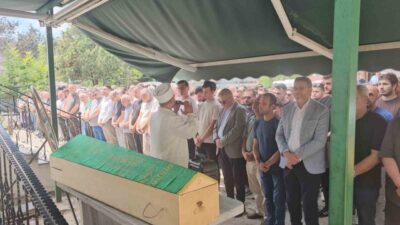 Tekirdağ’ın Çerkezköy ilçesinde yeni satın aldığı motosikletle park halindeki otomobile