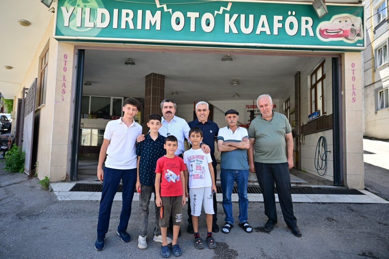 Yıldırım Belediye Başkanı Oktay Yılmaz, Çiçek Caddesi esnafıyla buluştu 24 Bülten Medya -