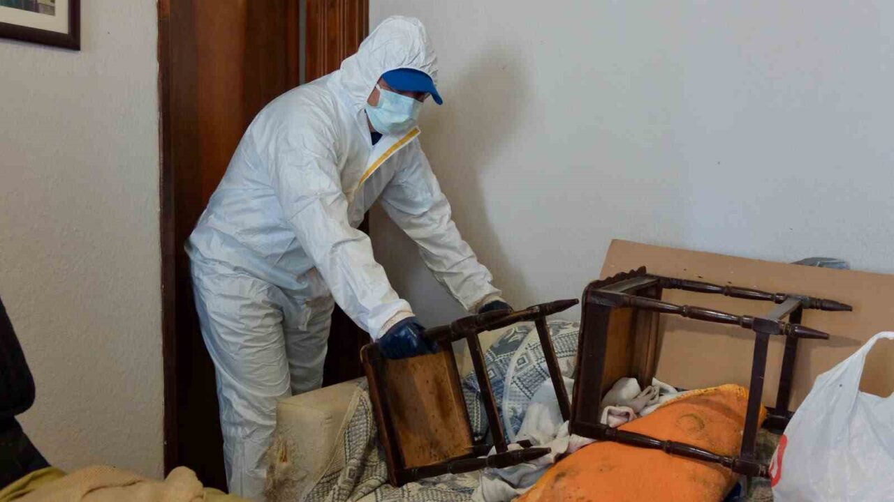 Yıldırım’da o evden 3 kamyon çöp çıktı 14 Bülten Medya -