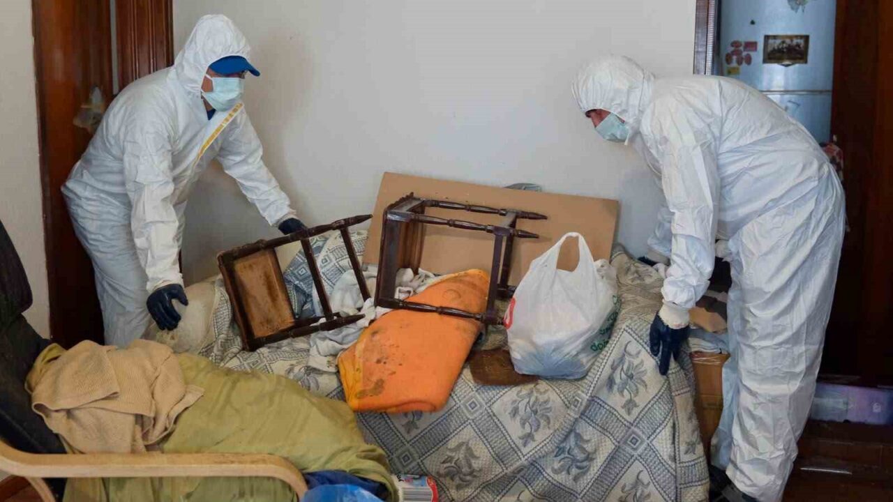 Yıldırım’da o evden 3 kamyon çöp çıktı 13 Bülten Medya -