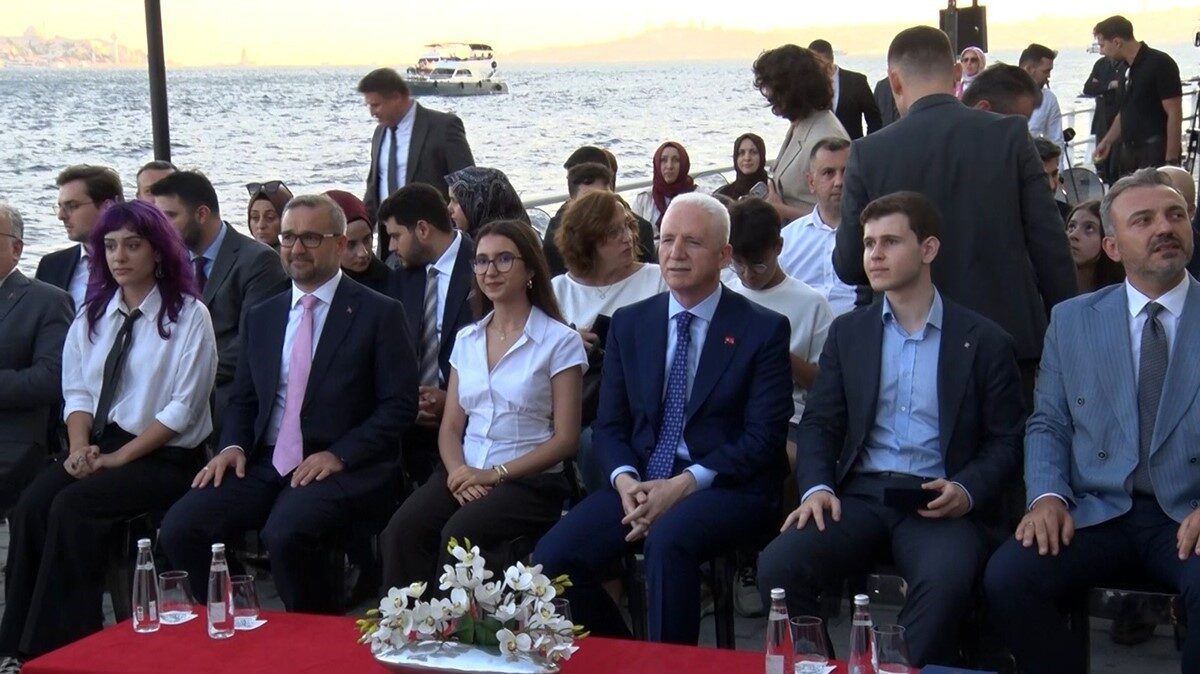 YKS birincilerine Togg marka otomobil hediye edildi 7 Bülten Medya -