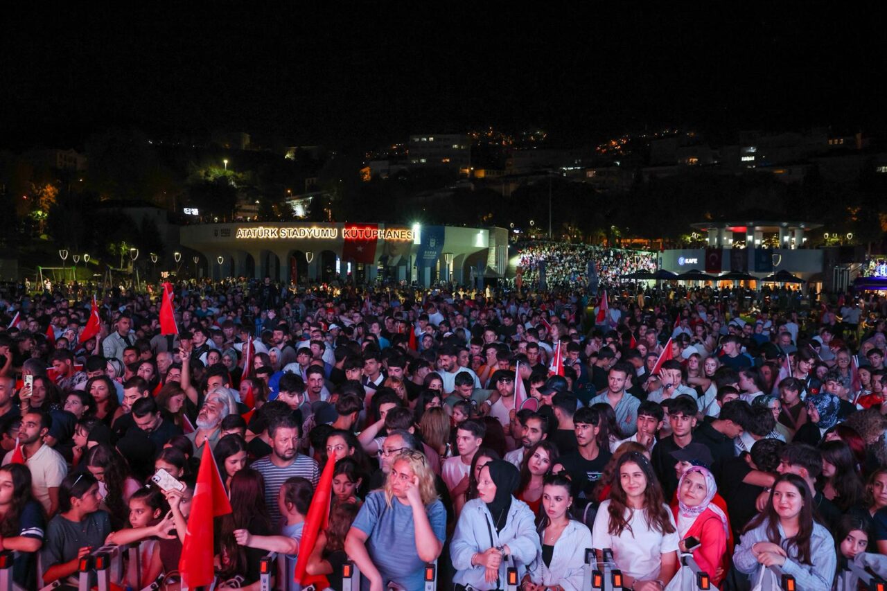 Bursalılar 30 Ağustos’ta tek yürek oldu! 4 Bülten Medya -