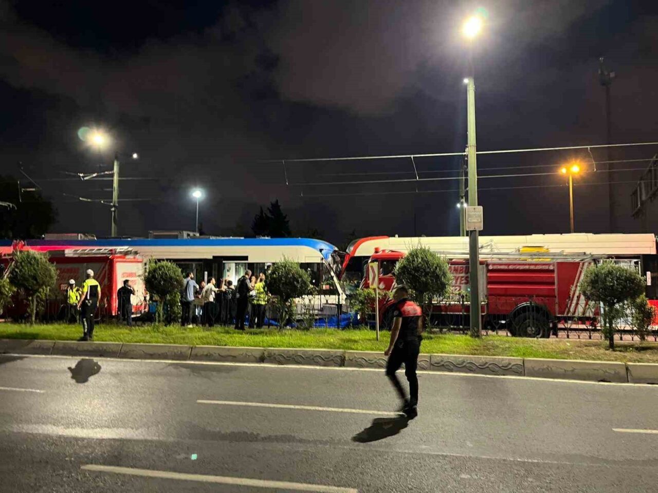 Zeytinburnu’nda iki tramvay çarpıştı: 9 yaralı 8 Bülten Medya -