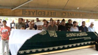 İstanbul Zeytinburnu’nda İETT otobüsünün site duvarına çarptığı kazada hayatını kaybeden