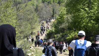 Yenişehir Belediyesi ve BAL-GÖÇ iş birliğiyle düzenlenecek doğa yürüyüşünde doğaseverler,