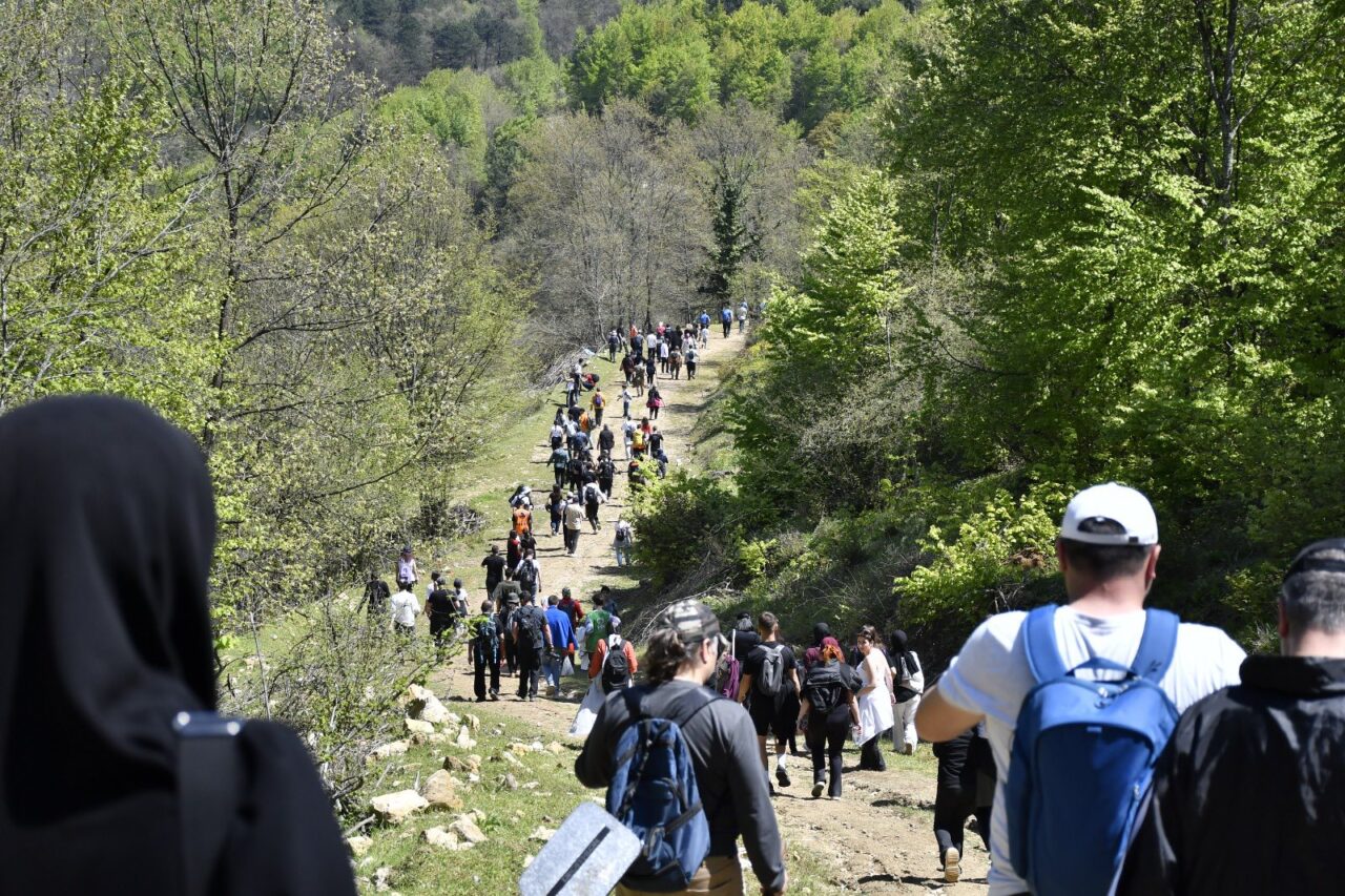Yenişehir Belediyesi ve BAL-GÖÇ iş birliğiyle düzenlenecek doğa yürüyüşünde doğaseverler,