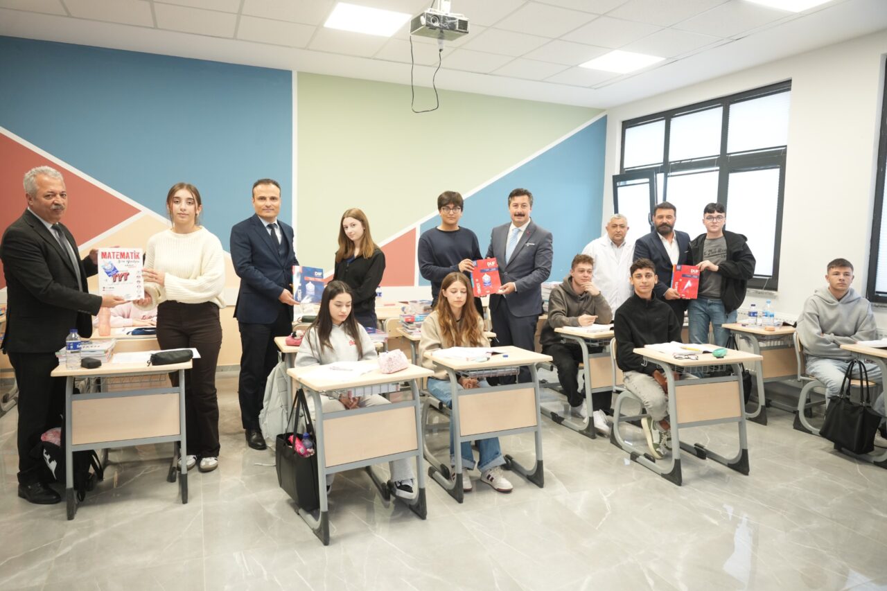 Yenişehir’de gençlere 3 bin kitap desteği! 2 Bülten Medya -