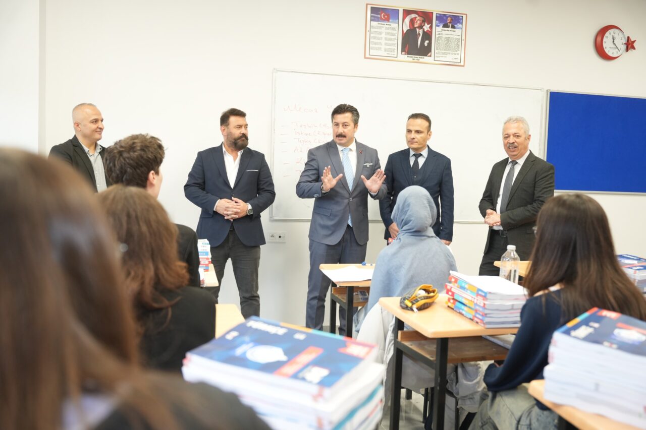 Yenişehir Belediyesi ile Halk Eğitimi Merkezi iş birliğinde düzenlenen üniversite