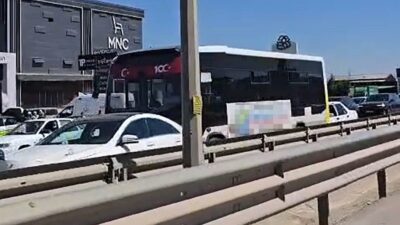Bursa’nın İnegöl ilçesinde meydana gelen zincirleme trafik kazasında 2 otobüs