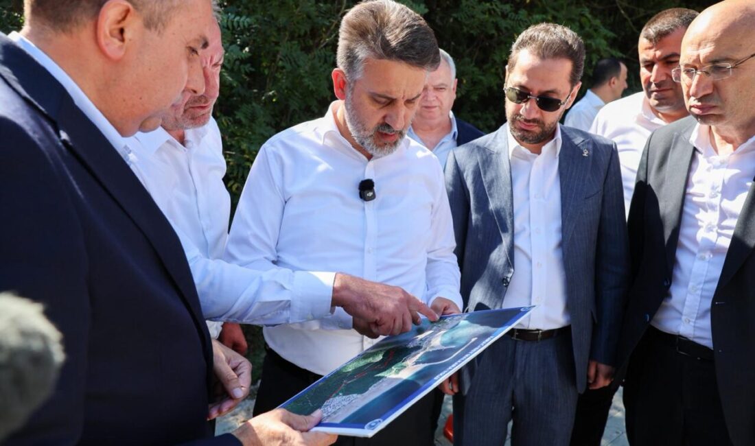 Karacabey’e dev yatırım: Köprüden altyapıya çalışmalar sürüyor Bursa Büyükşehir Belediyesi Başkan Vekili Şahin Biba, Karacabey’de tamamlanan ve