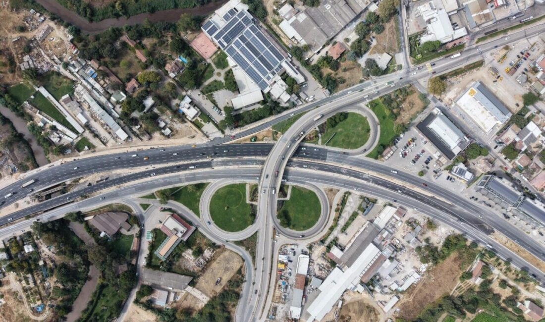 Şahin Biba sözünü tuttu! Geçit Köprüsü trafiğe açıldı Bursa Büyükşehir Belediye Başkan Vekili Şahin Biba’nın okullar açılmadan tamamlanacağını