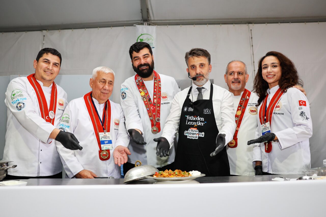 Şahin Biba mutfağa girdi! Lezzetin sırrını açıkladı 2 Bülten Medya -