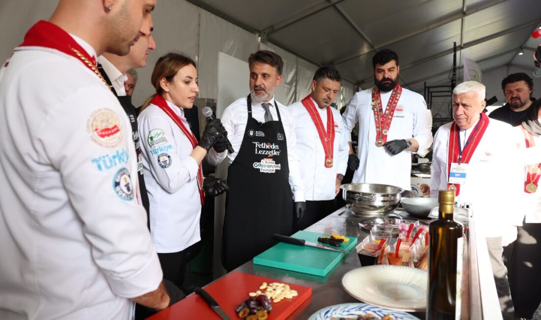 Şahin Biba mutfağa girdi! Lezzetin sırrını açıkladı Bursa Büyükşehir Belediye Başkan Vekili Şahin Biba, 5. Bursa Gastronomi