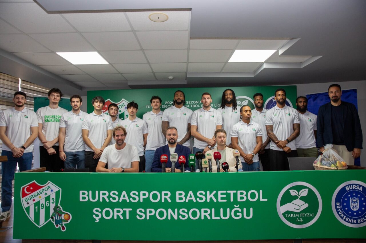Bursa Büyükşehir Belediyesi, Bursaspor’a yönelik sponsorluk desteğini basketbola da taşıdı.