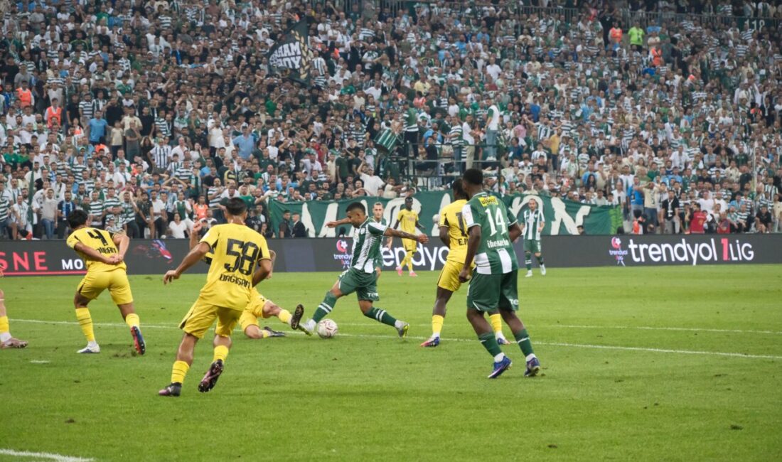 Bursaspor güle oynaya Bursaspor Trendyol 1. Lig 5. hafta mücadelesinde evinde İstanbulspor ile