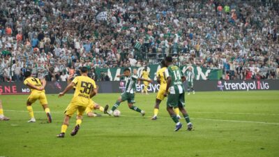 Bursaspor Trendyol 1. Lig 5. hafta mücadelesinde evinde İstanbulspor ile