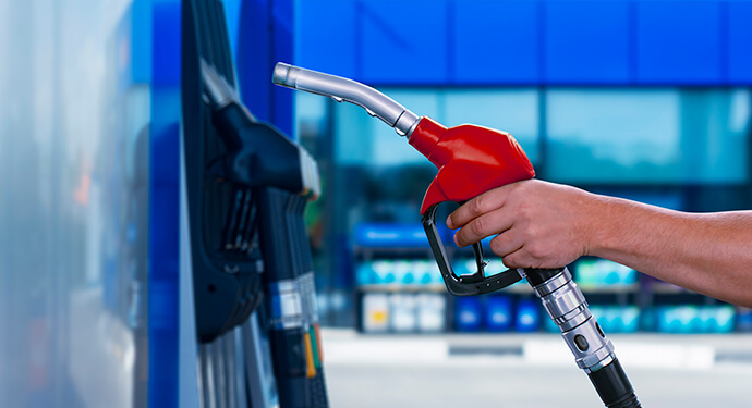 Motorine zam geliyor! Motorin fiyatlarında beklenen 8,24 TL’lik artış, sürücülerin yakıt maliyetini doğrudan