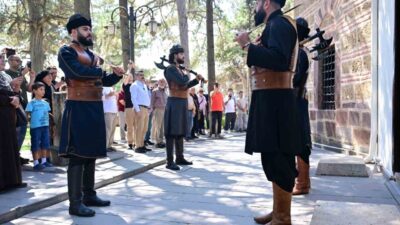 Yıldırım Belediyesi, ’Beylikten Cihan Devleti’ne’ temasıyla başlattığı 2025-2026 Kültür Sanat