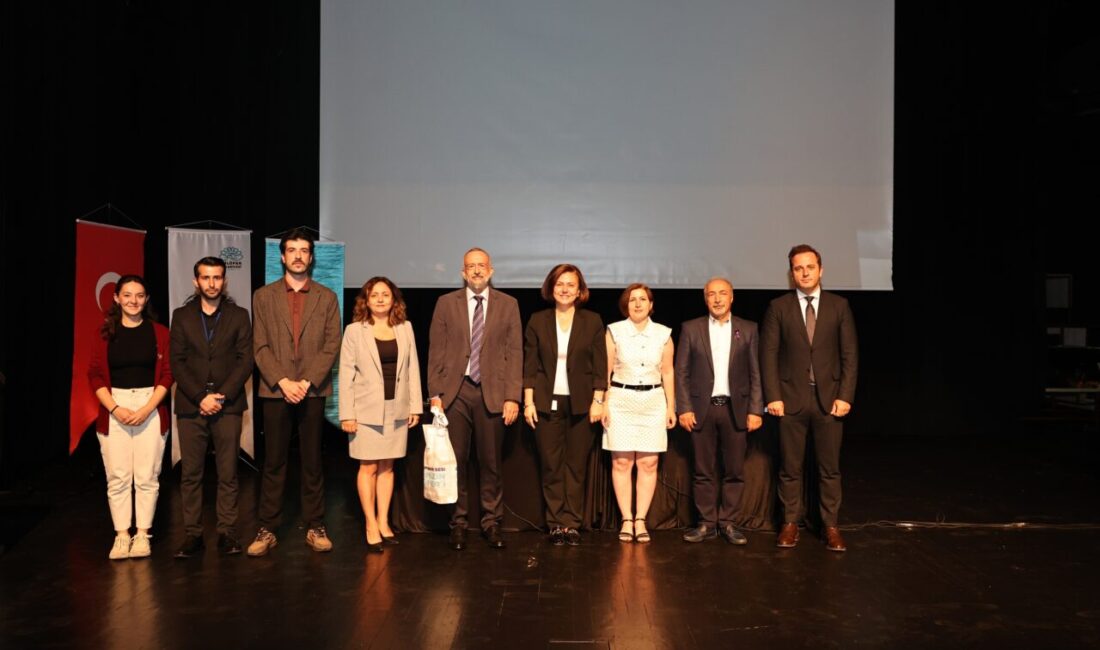 Nilüfer Belediyesi, 21 Eylül Dünya Alzheimer Günü kapsamında düzenlediği seminerde