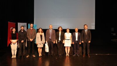 Nilüfer Belediyesi, 21 Eylül Dünya Alzheimer Günü kapsamında düzenlediği seminerde