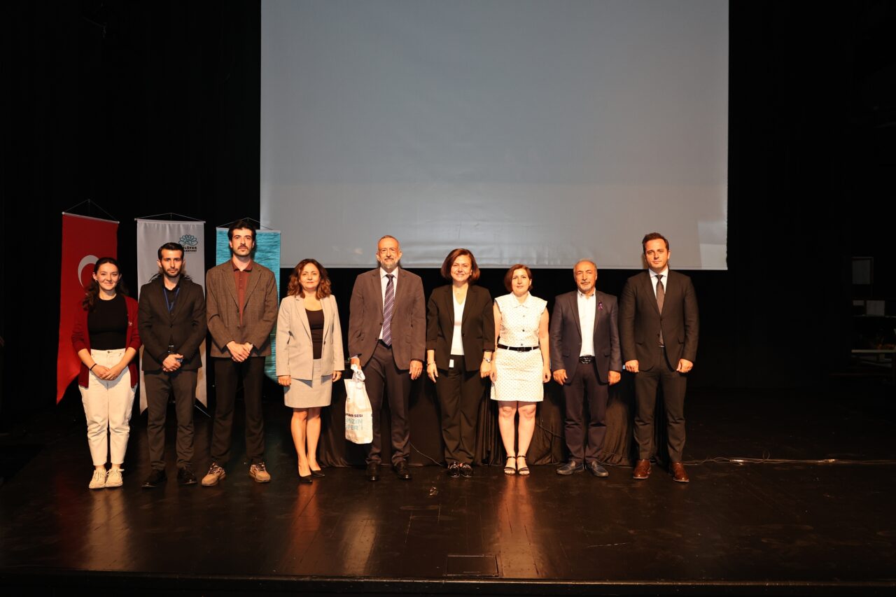 Nilüfer Belediyesi, 21 Eylül Dünya Alzheimer Günü kapsamında düzenlediği seminerde