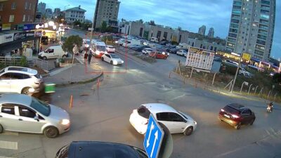 Ambulansa yol vermediği ve aracından inerek ambulans şoförünün üzerine yürüyen