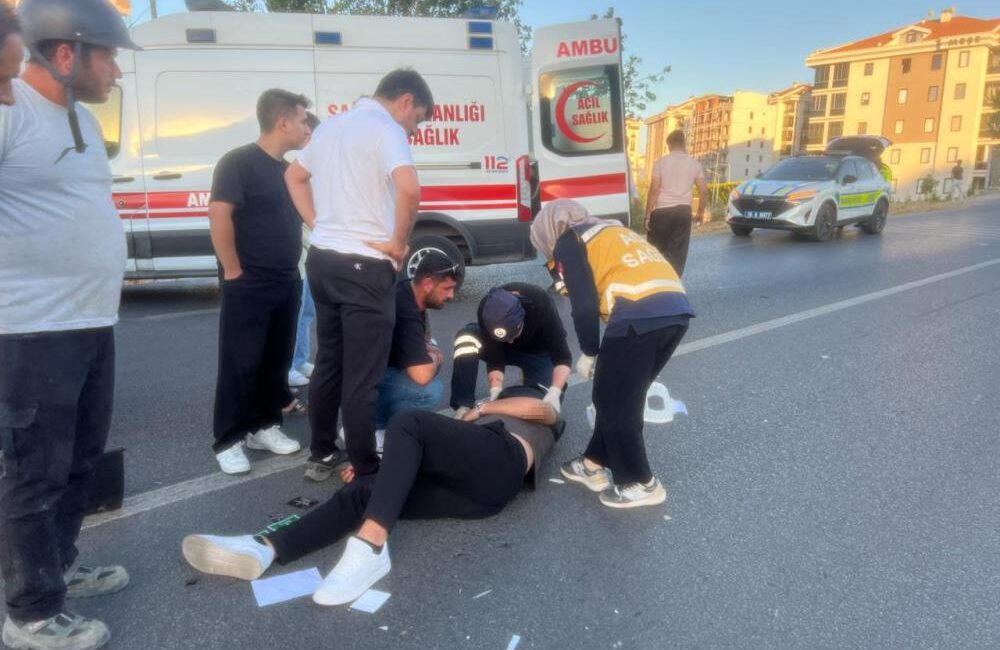 Bursa-Mudanya yolu Güzelyalı girişinde motosikletin otomobile arkadan çarpması sonucu 22