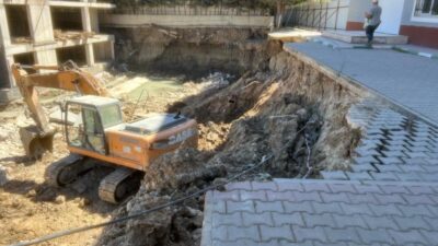 Bursa’nın Mudanya ilçesinde Mütareke İlkokulu’nun yanında sürdürülen inşaat çalışmaları sırasında