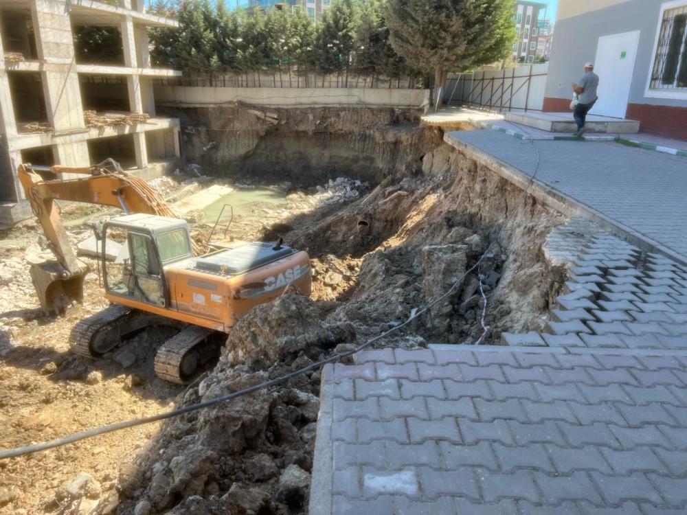 Bursa’nın Mudanya ilçesinde Mütareke İlkokulu’nun yanında sürdürülen inşaat çalışmaları sırasında