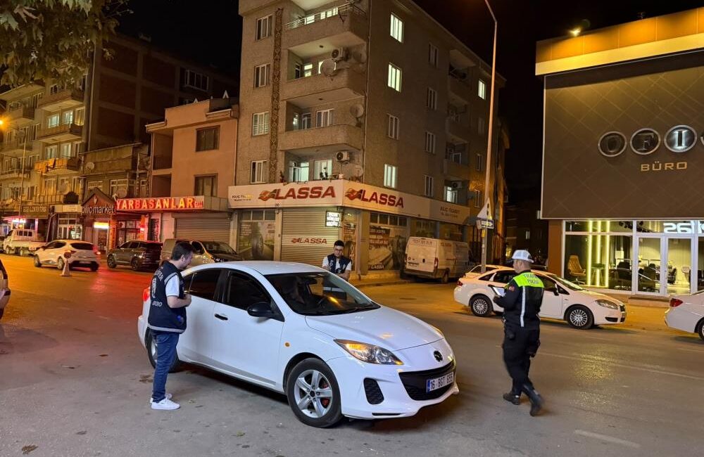 Bursa’nın İnegöl ilçesinde 200 personelin katılımıyla geniş kapsamlı asayiş uygulaması