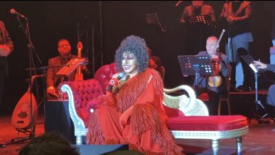 Türk sanat müziğinin “Diva”sı Bülent Ersoy, memleketi Bursa’da sevenleriyle buluştu.