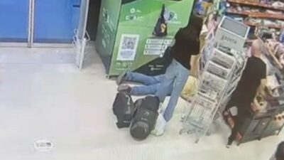 Bursa’nın Mudanya ilçesinde geri dönüşüm iadesi yapmak için markete gelen