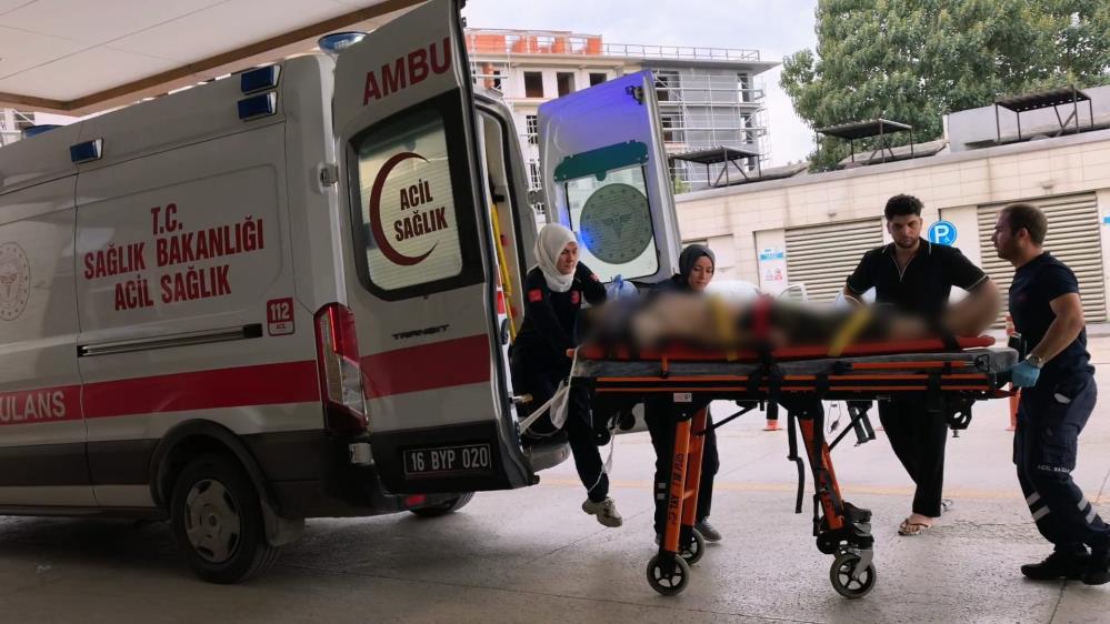Banyoda fenalaştı! 29 yaşındaki genç hayatını kaybetti Bursa’nın İnegöl ilçesinde banyoda fenalaşarak kalbi duran 29 yaşındaki Yezid