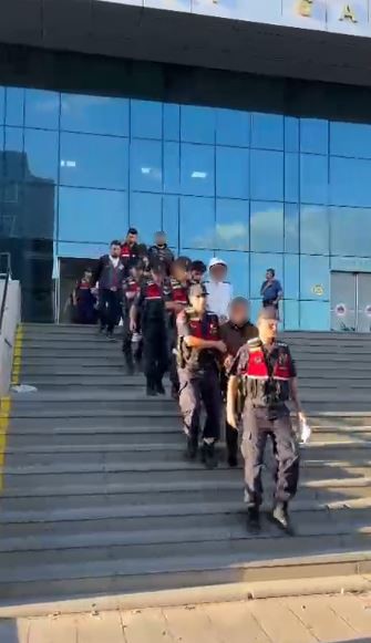 Tekirdağ ve İstanbul’da yasa dışı bahis operasyonu: 12 tutuklama Tekirdağ ve İstanbul’da yasa dışı bahis faaliyetlerine yönelik düzenlenen operasyonlarda