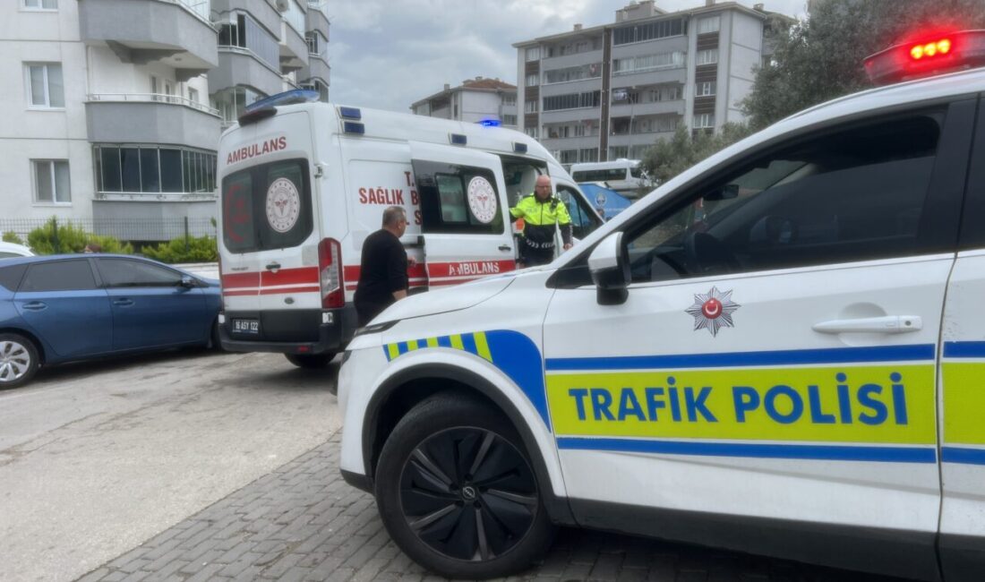 Bursa’nın Mudanya ilçesinde motosikletiyle seyir halindeki kurye, önüne çıkan araca