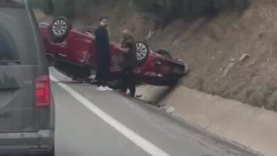 Kocaeli’nin Körfez ilçesinde D-100 kara yolunda kontrolden çıkan otomobil takla