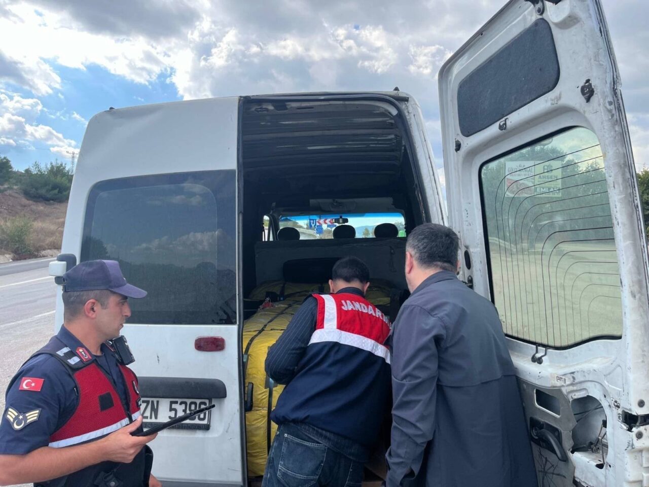 Bilecik’te düzensiz göç ve göçmen kaçakçılığıyla mücadele kapsamında düzenlenen uygulamada