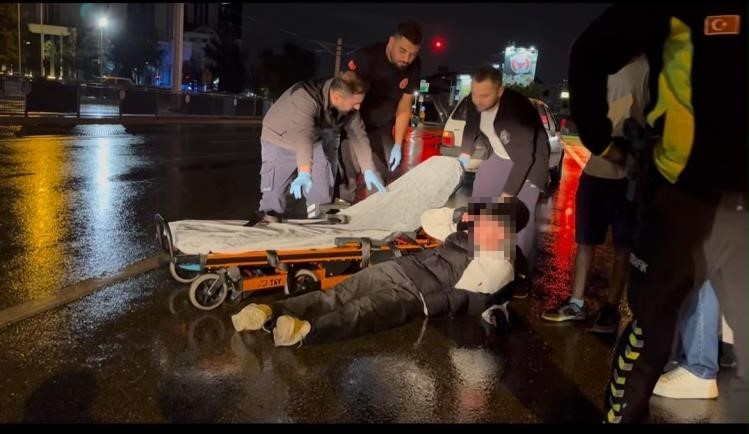 Bursa’da yağış kazaya neden oldu! Motosiklet sürücüsü yola devrildi 1 Bülten Medya -