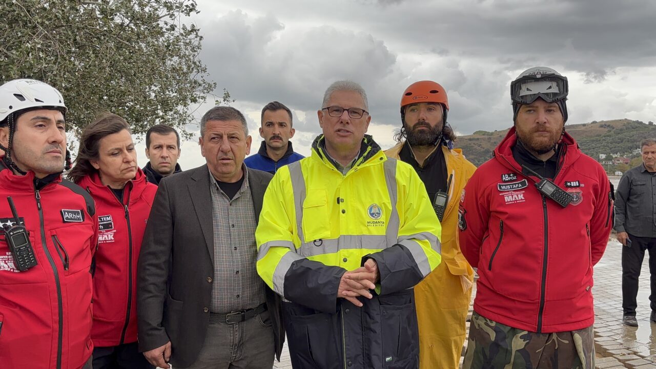 Mudanya’da sağanak sonrası bahçeler sular altında kaldı 2 Bülten Medya -