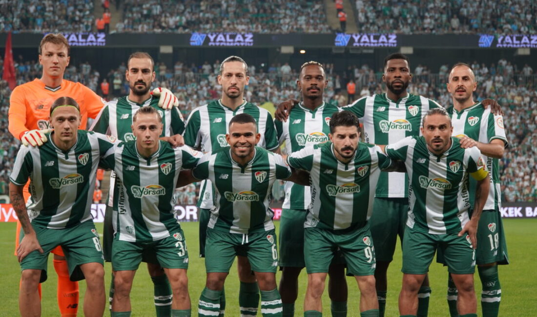 Bursaspor, sahasında Esenler Erokspor ile 2-2 berabere kaldı. Timsah’ın iki