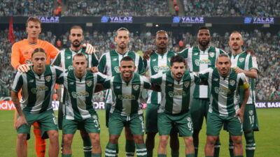 Bursaspor, sahasında Esenler Erokspor ile 2-2 berabere kaldı. Timsah’ın iki