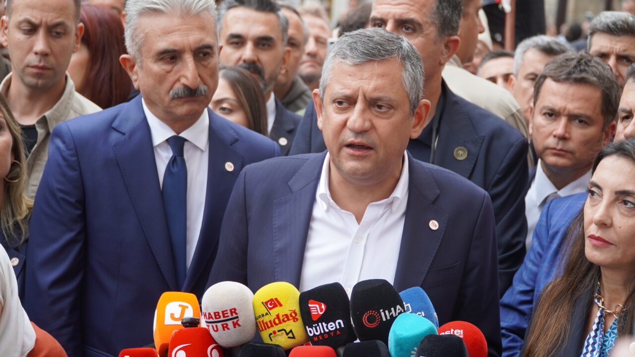 YENİ Parti Genel Başkanı Özgür Özel, Bursa’da tutuklu bulunan Bursa