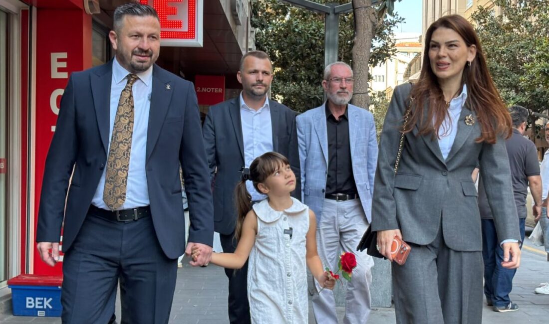 Sınıf başkanlığını kaybetmişti, Balıkesir’de il başkanlığı koltuğuna oturdu İzmir’de sınıf başkanlığı seçimini kaybetmesinin ardından sosyal medyada paylaşılan görüntüleriyle