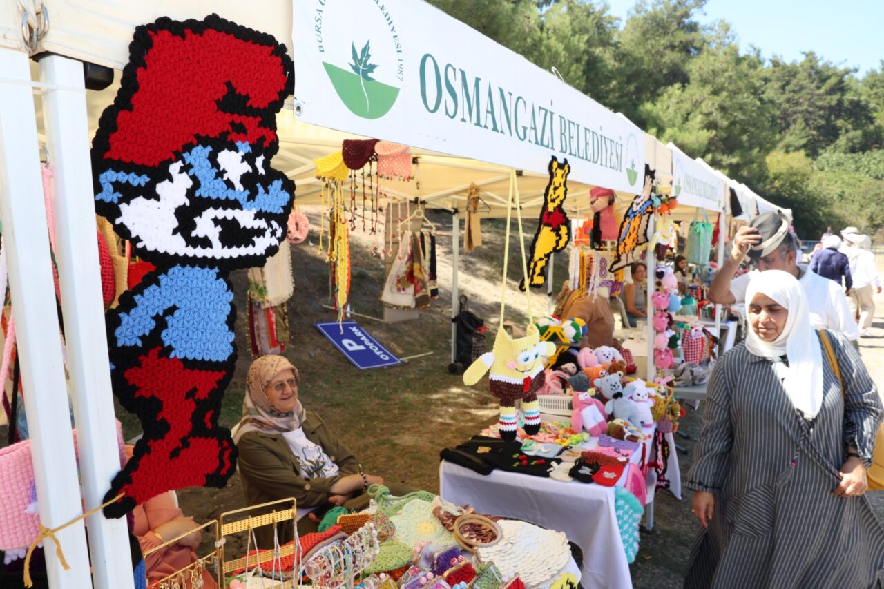 Osmangazi Belediye Başkanı Erkan Aydın, Siyah İncir Festivali kapsamında kurulan