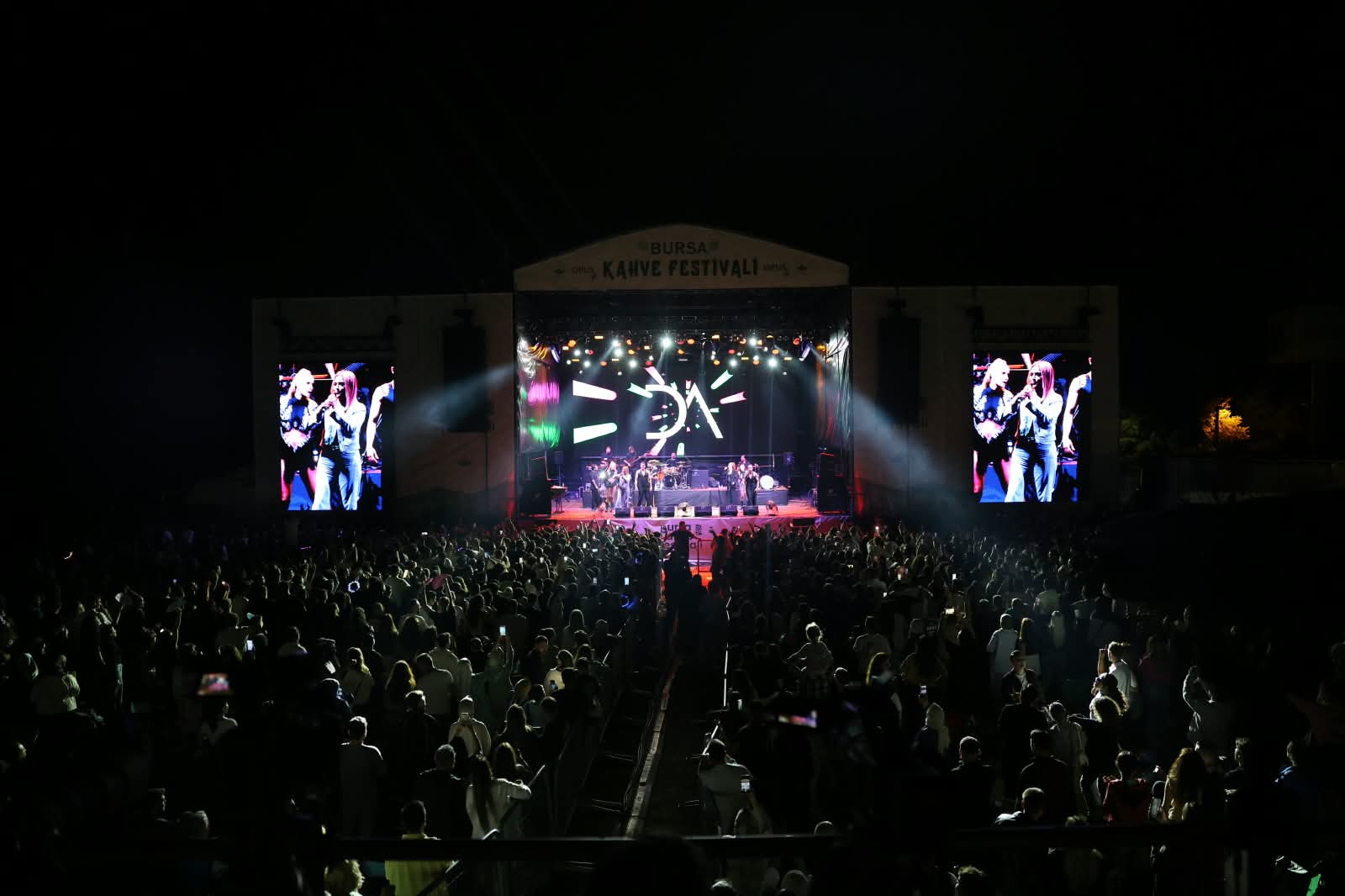 Osmangazi Belediyespor Kulübü’nün katkılarıyla ikinci kez düzenlenen Bursa Kahve Festivali,