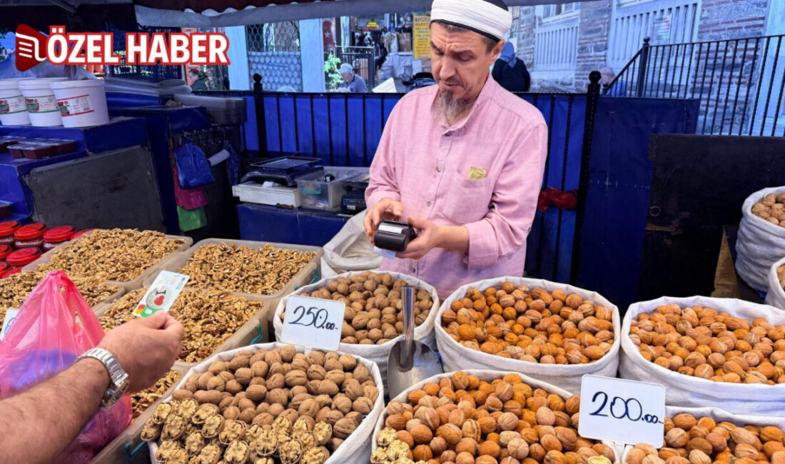 Pazarlarda yeni dönem! POS cihazları tezgahlara indi Bursa’da semt pazarlarında alışveriş alışkanlıkları değişiyor. Bazı pazarcı esnafı POS